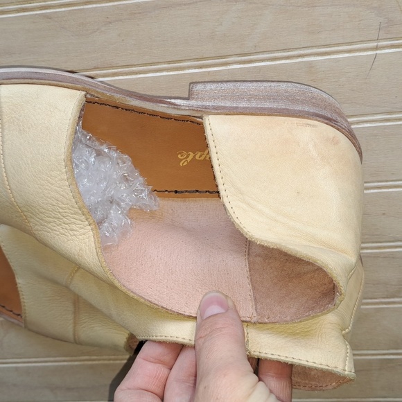 Free People Mont Blance Open Toe Cut Out Soft Leather Sandals Flats Minimalistic - Picture 3 of 7